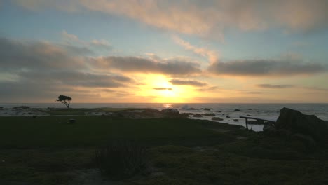 Pebble-Beach-Sonnenuntergang-Golf-In-Monterey,-Kalifornien