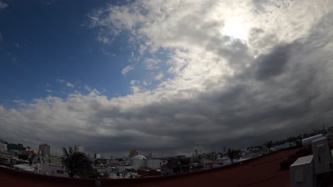 Timelapse-of-a-windy-day-and-clouds-over-Veracruz,-Mexico