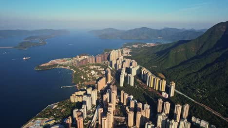 Maravilloso-Horizonte-De-Altos-Rascacielos-Y-Distrito-Del-Centro-En-Ma-On-Sha,-Hong-Kong