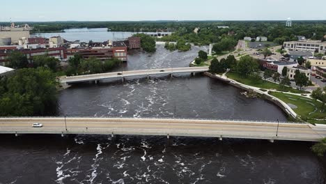Wisconsin-River-and-Paper-Mill-in-Wisconsin-Rapids,-Wisconsin