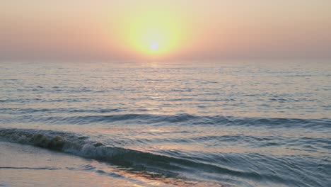 Standbilder-Eines-Sonnenuntergangs-Am-Meer-In-Zeitlupe