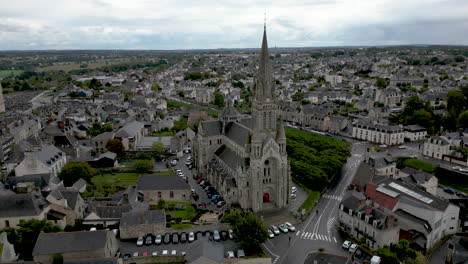 Saint-Martin-church-in-town-center-with-cityscape,-Vitré-in-Brittany,-France