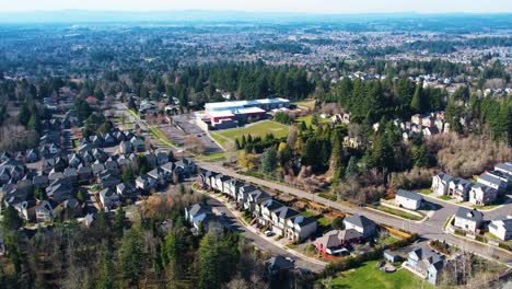 4K-aerial-drone-shot-overlooking-local-Portland,-Oregon-school-district