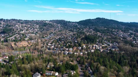 4k-Luftdrohnenaufnahme-Mit-Blick-Auf-Die-Vorstadthäuser-Von-Portland,-Oregon