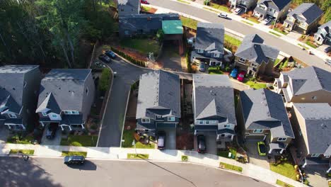 4K-aerial-drone-shot-overlooking-suburban-houses-Portland,-Oregon