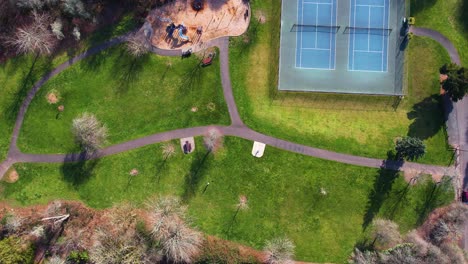4K-aerial-drone-shot-overlooking-Portland,-Oregon-public-park