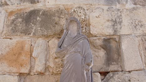 Religionsstatue-In-Der-Nähe-Von-Ruinen-Von-Salamis-Auf-Zypern