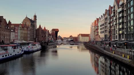 river-in-the-center-of-the-city-of-gdansk