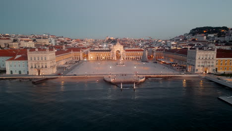 Lissabon-Drohne-Luftbild-Morgens-Sonnenaufgang-Schöner-Flug-über-Die-Portugiesische-Hauptstadt