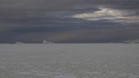 Iceberg-Y-Campo-De-Hielo