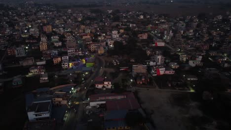 Eine-Luftaufnahme-Der-Weitläufigen-Stadt-Nepalgunj-Im-Westen-Nepals-In-Der-Dämmerungsstunde