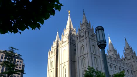 Low-angle,-ground-up-view-of-the-Mormon-temple-in-Salt-Lake-City,-Utah