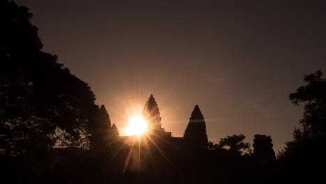 Angkor-Wat-Sonnenaufgangsstern-Platzte-Mit-Kopierraum---Herauszoomen