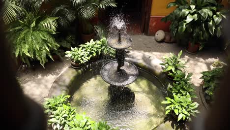 slowmotion-of-a-fountain-in-the-courtyard