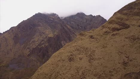 Trockene,-Trockene-Berge-In-Den-Peruanischen-Anden