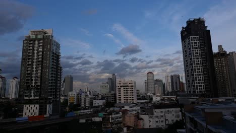 Time-lapse-of-Bangkok-Cityscape-and-BTS