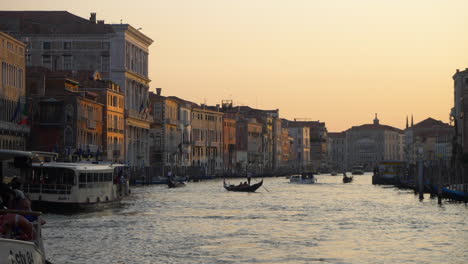Sunset-in-grand-canal,-Venice,-Italy