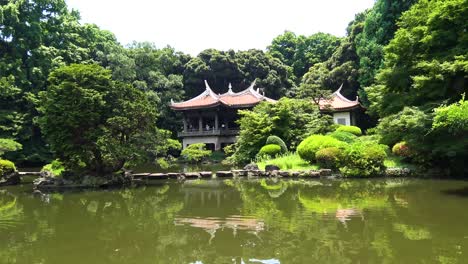 The-view-of-the-shrine-lake-side