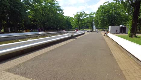 People-walking-in-Yoyogi-park