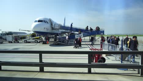 Jetblue-Flughafenbetrieb-In-Long-Beach,-Kalifornien