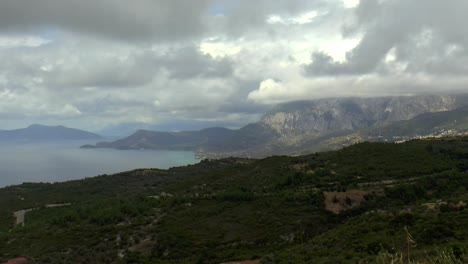 Blick-über-Die-Wolkenverhangene-Griechische-Insel-Samos