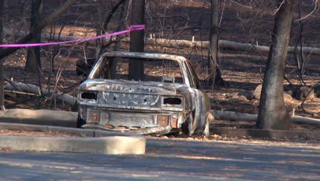 Camp-Fire-Aftermath-Burned-Car-in-Parking-Lot