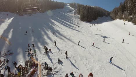 Rest-palce-on-a-ski-slope-from-above-ski-lift