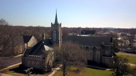 Beautiful-Stone-Church-in-Thomasville,-North-Carolina...4K-Aerial
