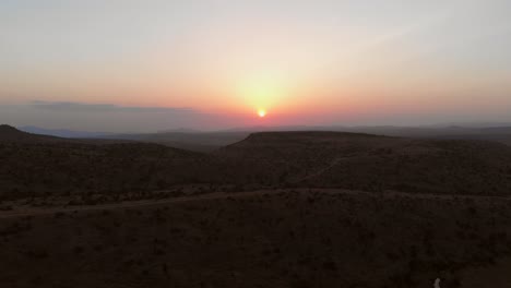 Sonnenaufgang-Am-Lions-Pride-Rock,-Kenia.-Luftaufnahmen