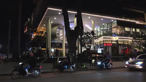 Heritage-Walk-Mall-Corner-Entrance-at-Night