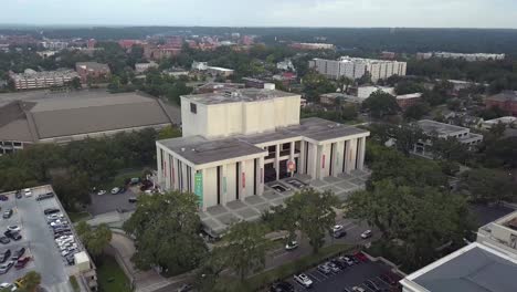 Reverse-aerial-from-the-State-Library-and-Archives-of-Florida-building,-Tallahassee,-reveal