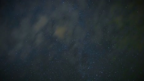 Zeitraffer-Der-Milchstraße,-Spiralförmiger-Nachtzeitraffer-Mit-Wolken