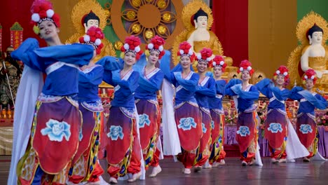 Chinesische-Alte-Kostümkleidung-Feenhafter-Gruppentanz
