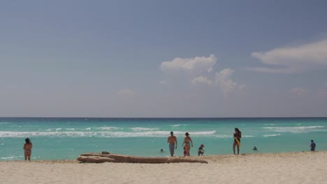 wide-shot-on-the-beach-in-caribbean-ocean