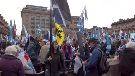 Time-Lapse-of-a-crowd-shot-of-people-at-an-Scottish-Independence-rally-at-George-Square