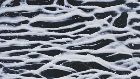 Ice-textures-on-Moosehead-Lake