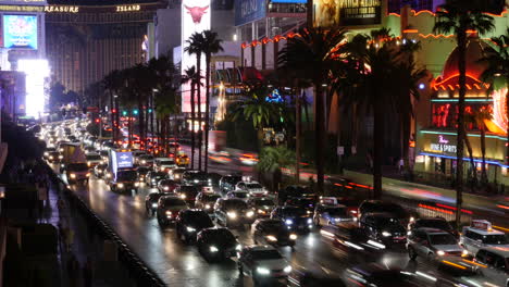 Las-Vegas-Nevada-Night-time-lapse-with-traffic-and-people-4k