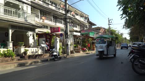 Calle-Del-Centro-De-Chiang-Mai-En-Tailandia-Tomada-De-La-Vista-De-La-Calle