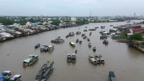 Cai-Rang-Schwimmender-Markt-Im-Mekong-delta,-Vietnam