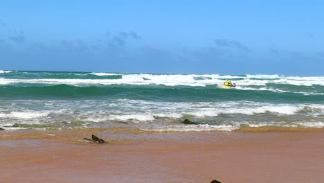Trans-Agulhas-Race:-Team-in-yellow-boat-departs-at-Brenton-on-Sea