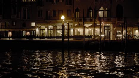 Nachtstadtbild-Von-Venedig,-Italien