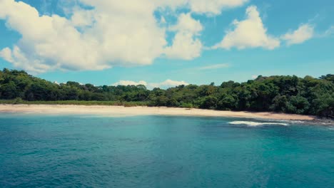 Drone-footage-of-a-wonderful-island-with-a-beautiful-beach,-left-lateral-movement
