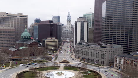 Downtown-Philadelphia,-Pennsylvania-with-the-Logan-Square-and-City-Hall,-aerial-hyper-lapse