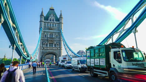 Londres,-Inglaterra,-Circa:-Timelapse-Tower-Bridge-En-La-Ciudad-De-Londres,-Reino-Unido