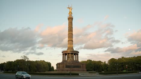 Roundabout-in-Tiergarten-with-Historic-Golden-Berlin-Victory-Column