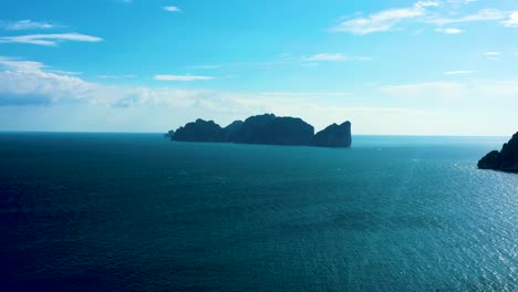 View-from-above,-stunning-aerial-view-of-Koh-Phi-Phi-Leh-with-the-beautiful-Maya-Bay