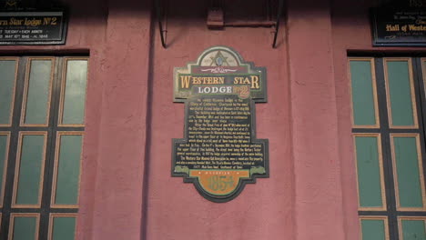 The-Western-Star-Lodge-sign-design-at-the-Shasta-State-Historic-Park-in-California---mid-shot