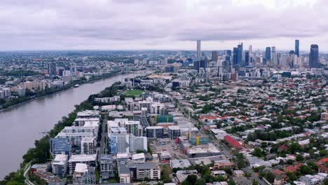 Stadt-Brisbane-In-Australien---Die-Wunderschöne-Stadt-Brisbane-Besteht-Aus-Verschiedenen-Gebäuden---Luftaufnahme