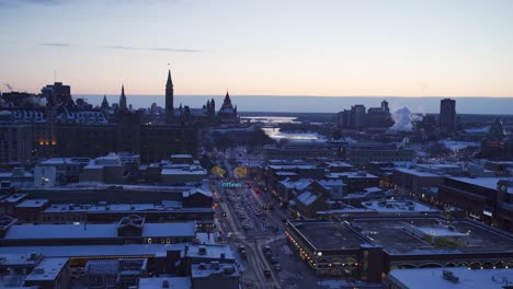 Malerischer-Blick-Auf-Die-Innenstadt-Von-Ottawa,-Ontario,-Kanada-Im-Winter,-Einschließlich-Parliament-Hill,-Markt-Und-Horizont