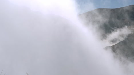Fog-timelapse-in-Vall-de-Nuria,-Pyrenees,-white-dense-fog